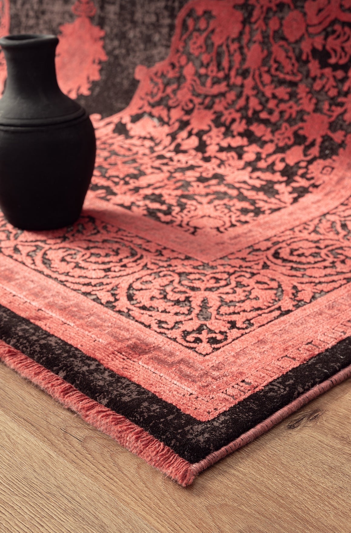 Munsingen Red Medallion, Viscose Rug