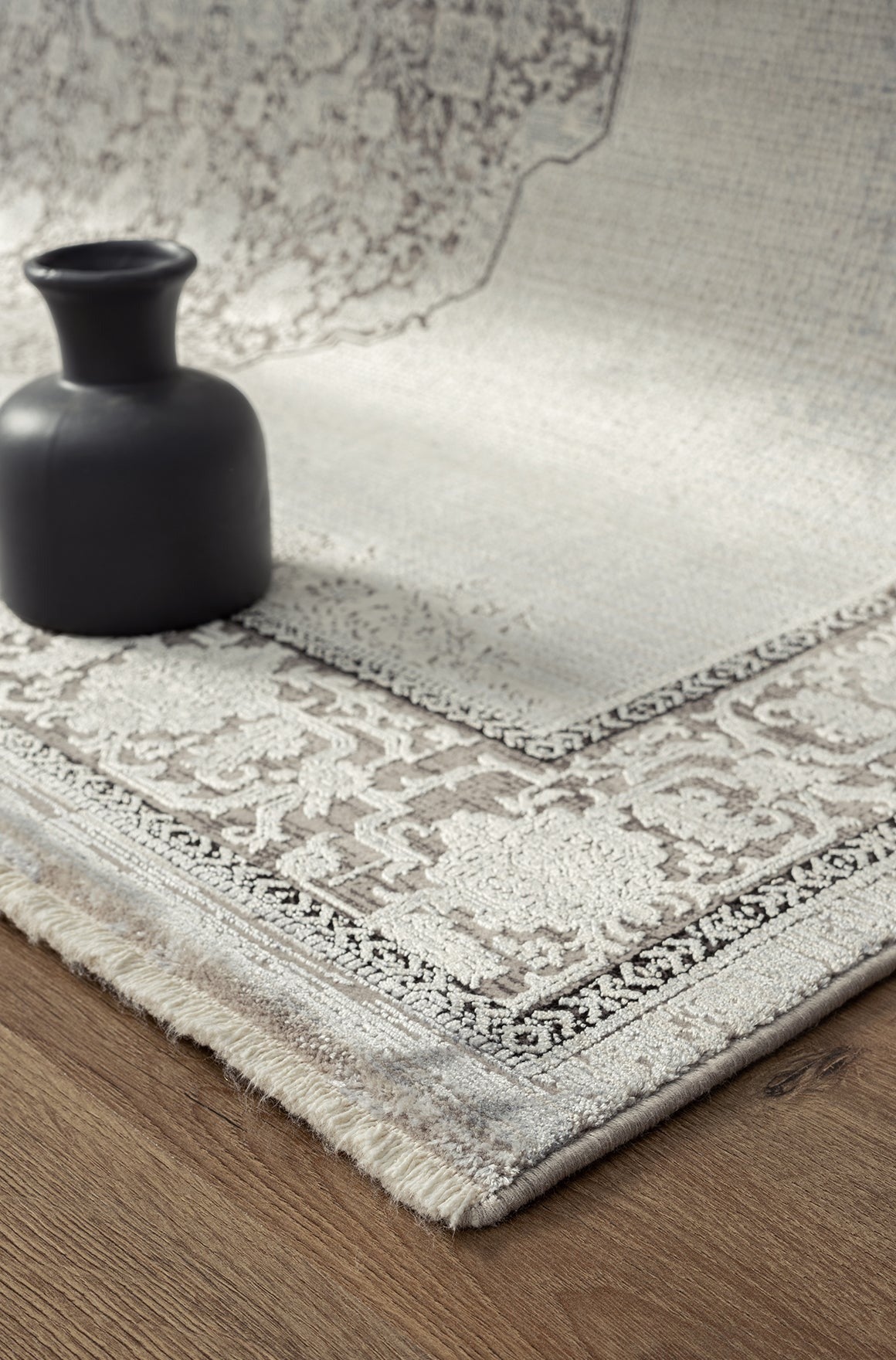 Muttenz Anthracite Medallion, Viscose Rug